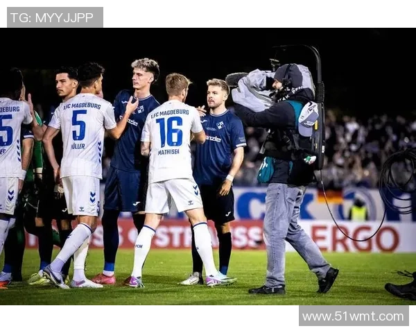 马柯尼与悉尼联的精彩对决揭示足球战术与团队协作的魅力